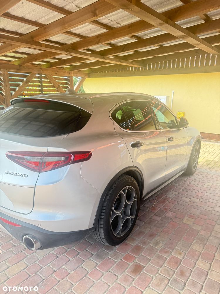 Alfa Romeo Stelvio - 6