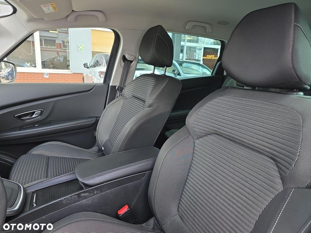 Renault Grand Scenic - 11