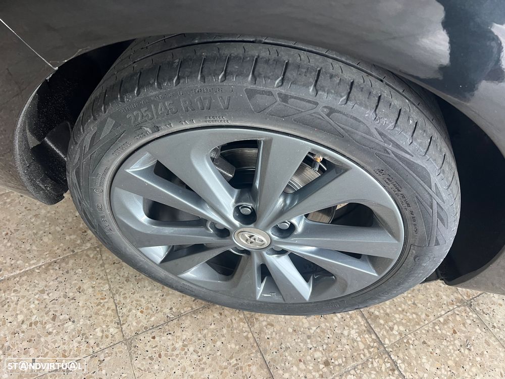 Toyota Auris Touring Sports 1.8 HSD Sport+Skyview +Navi - 21