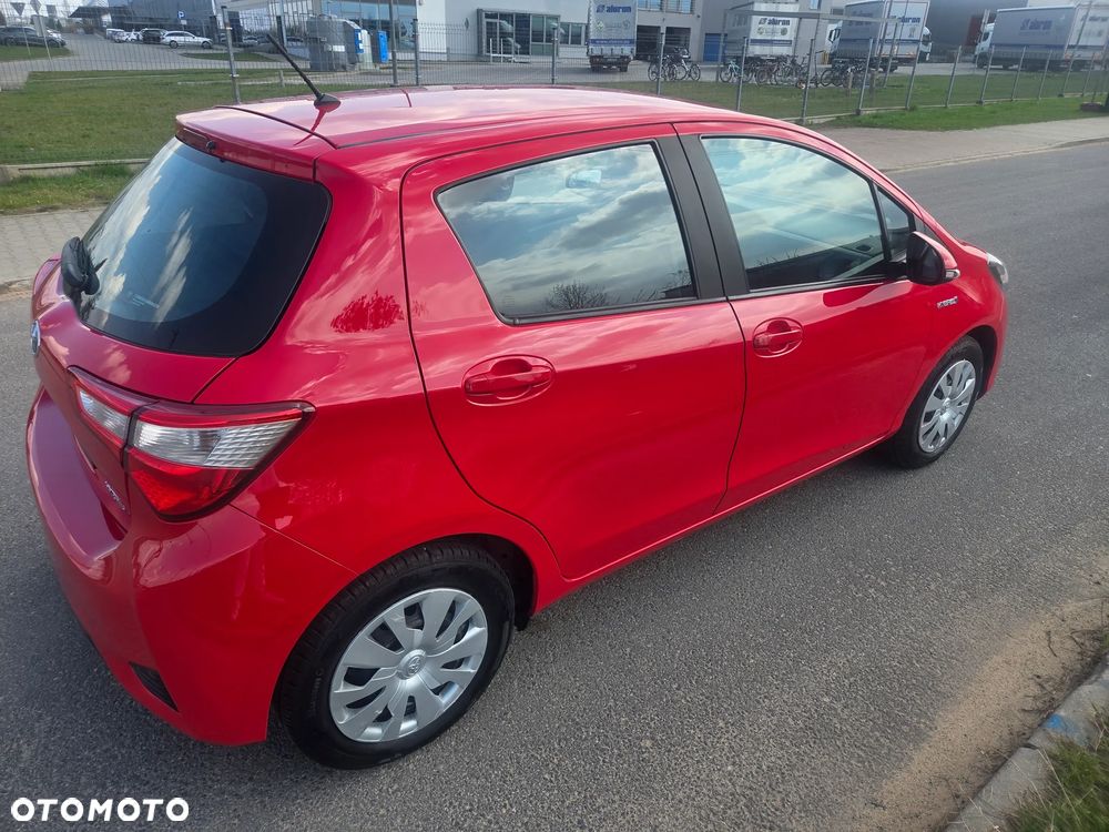 Toyota Yaris Hybrid 100 Dynamic EU6 - 12