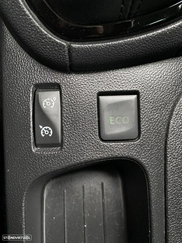 Renault Clio 0.9 TCe Limited Bi-Fuel - 28
