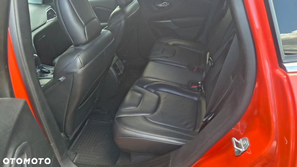 Jeep Cherokee - 20