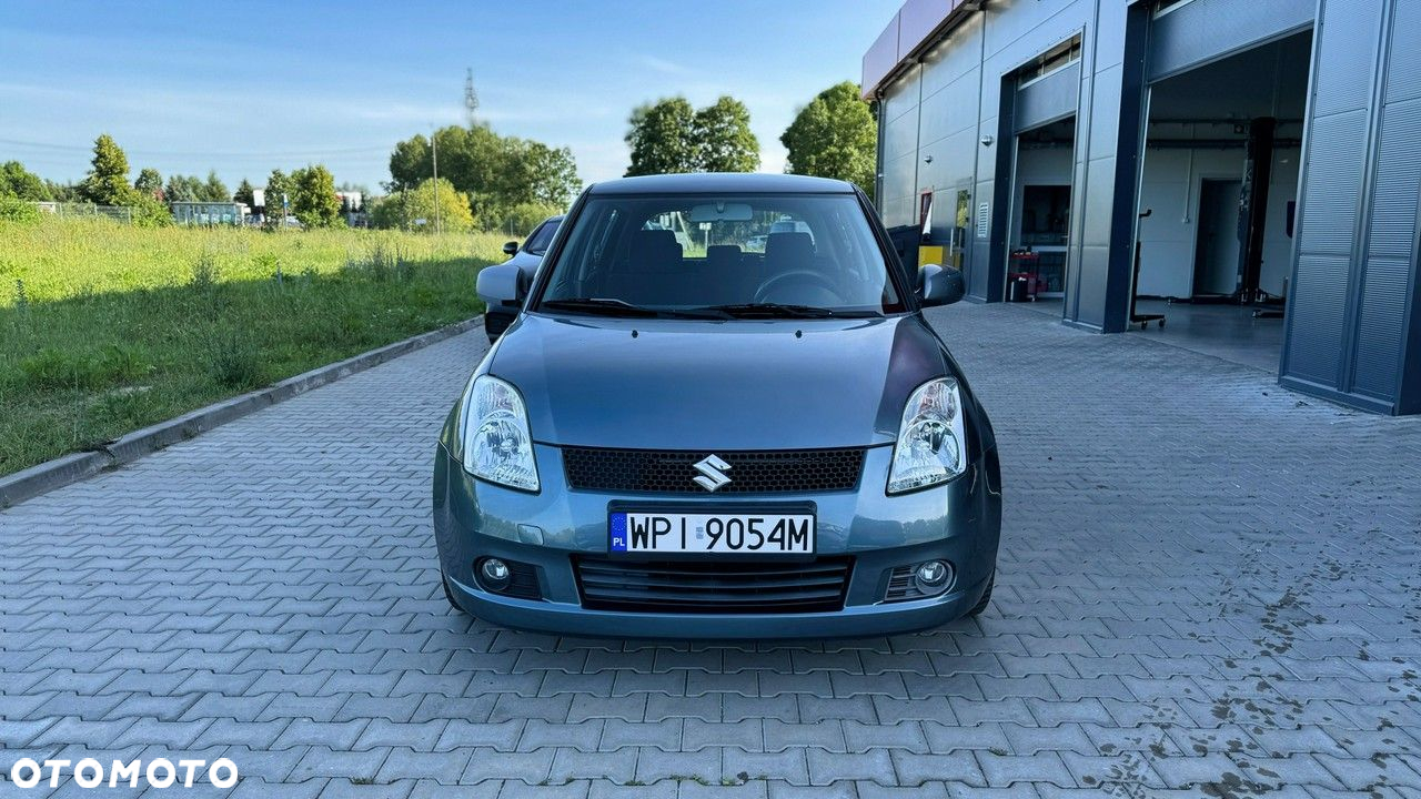 Suzuki Swift - 4