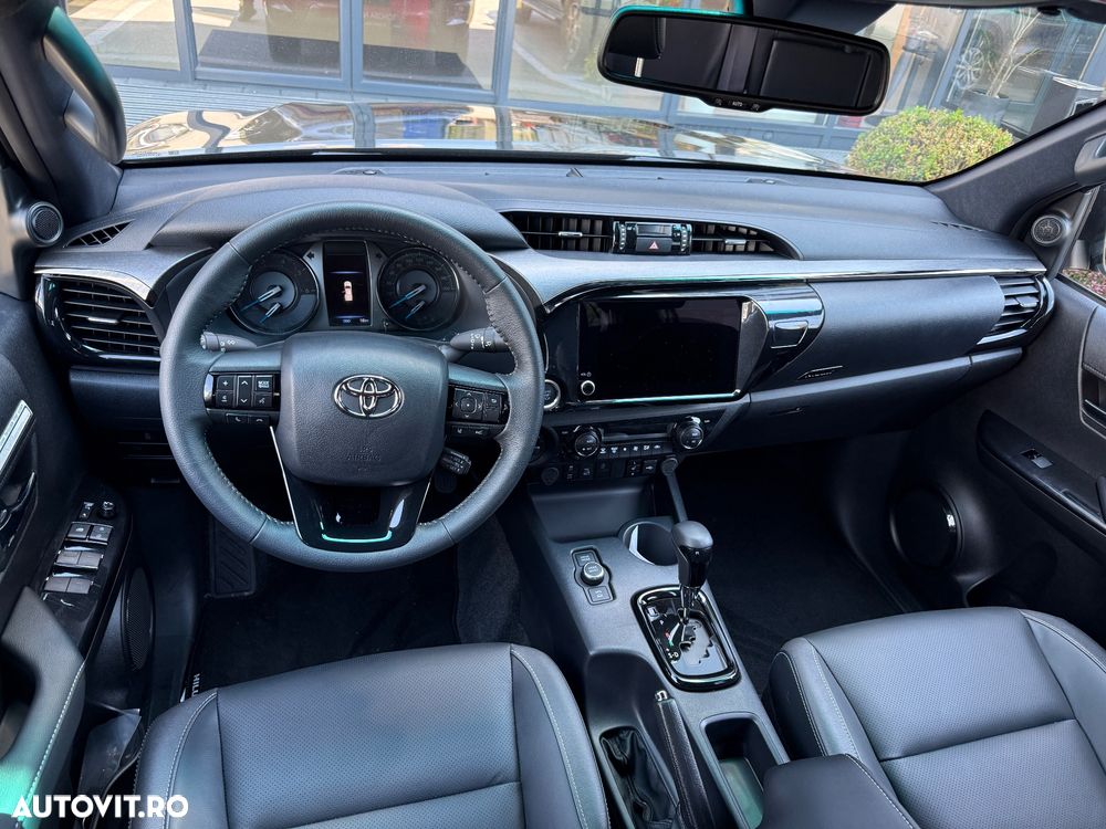 Toyota Hilux 2.8D 204CP 4x4 Double Cab AT MHEV Invincible - 13