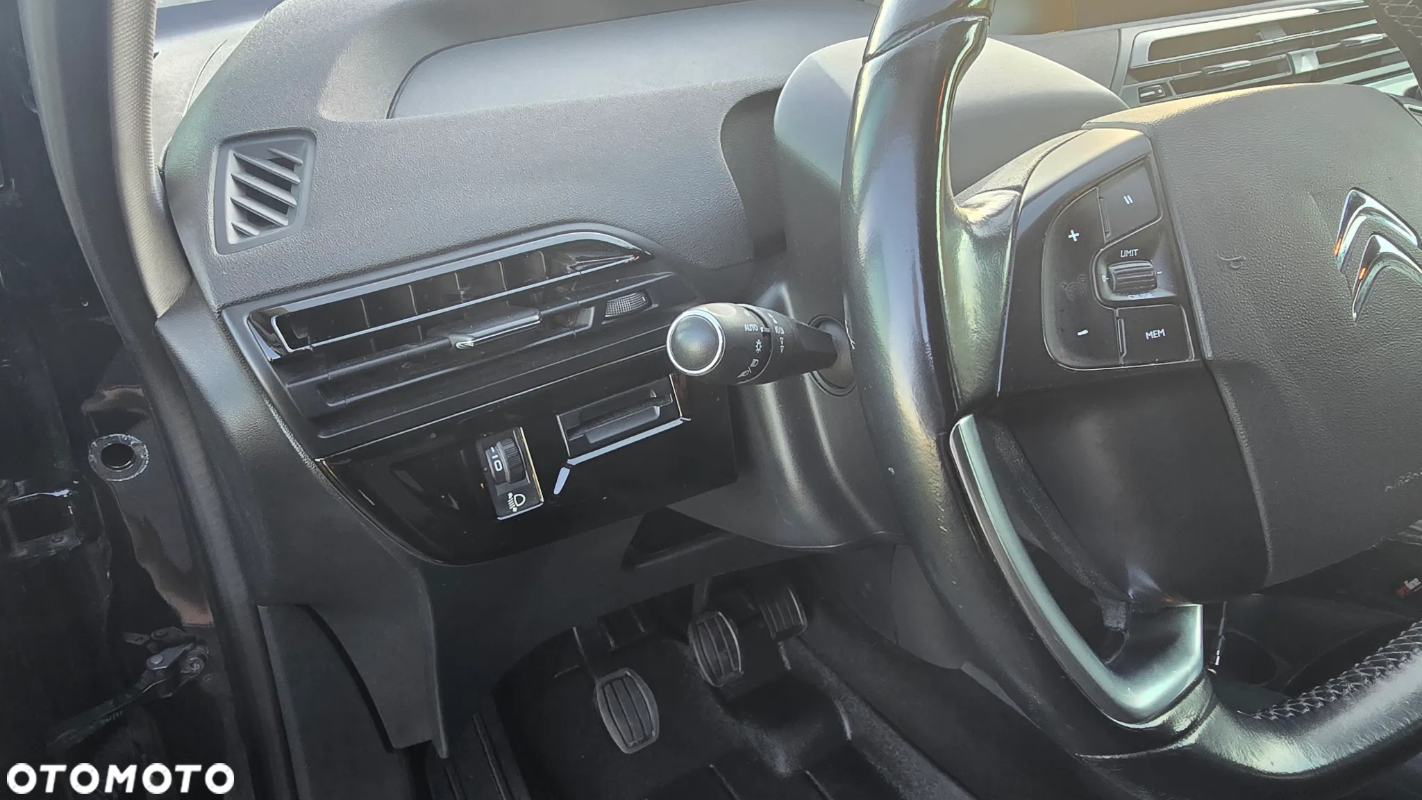 Citroën C4 Picasso 1.6 BlueHDi MoreLife S&S - 27