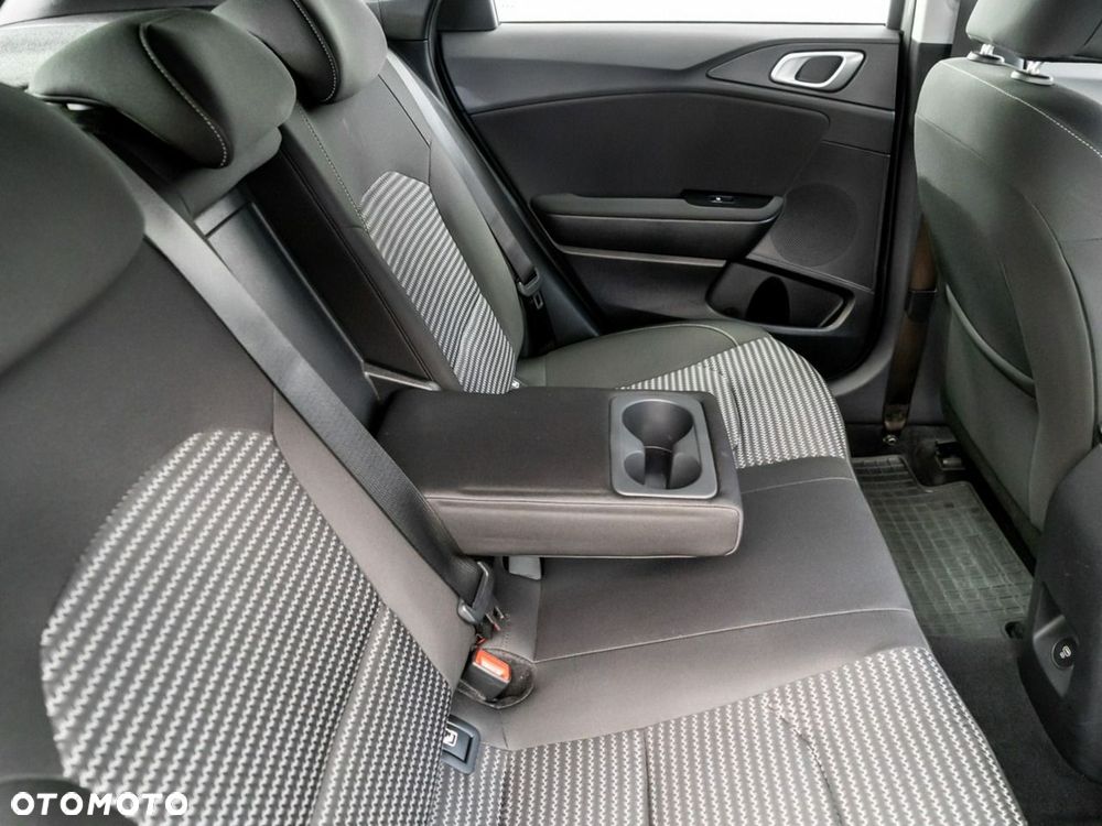 Kia Ceed 1.5 T-GDI M - 23