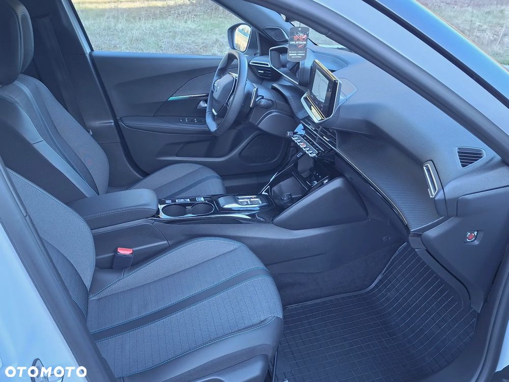 Peugeot 2008 1.2 PureTech Allure Pack S&S EAT8 - 17