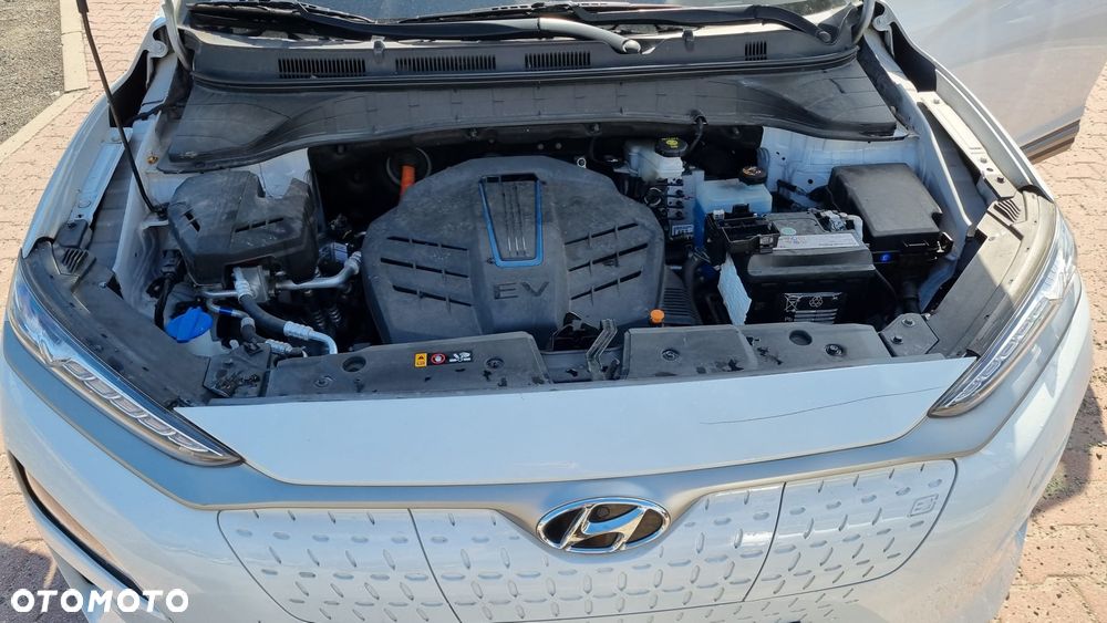 Hyundai Kona 64kWh Executive - 33