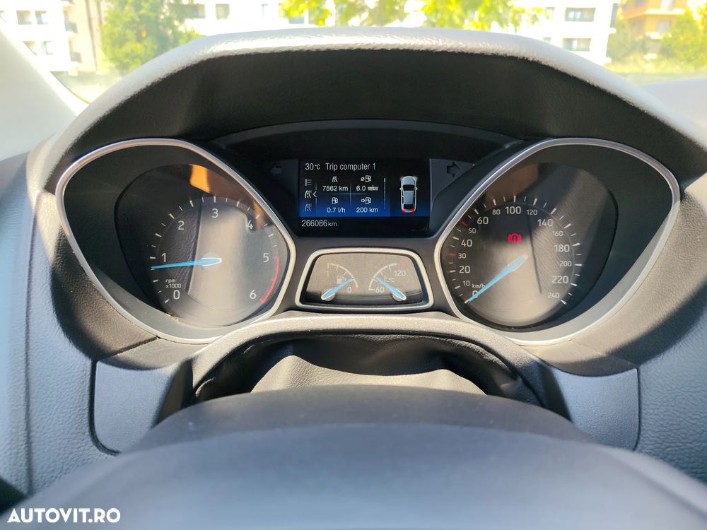 Ford Focus 1.6 TDCI DPF Trend - 9