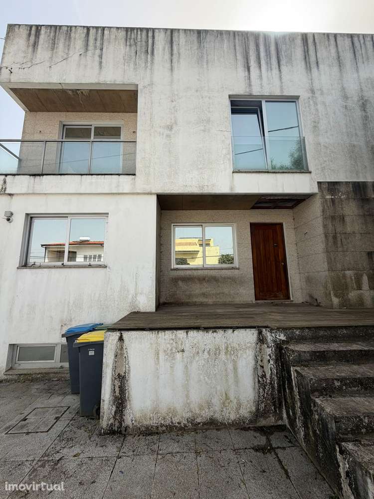 Moradia T4 com piscina e jardim em Maia - Grande imagem: 2/48