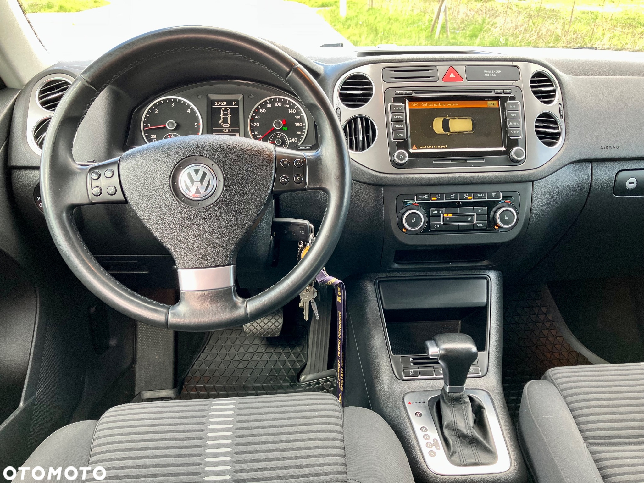 Volkswagen Tiguan - 9