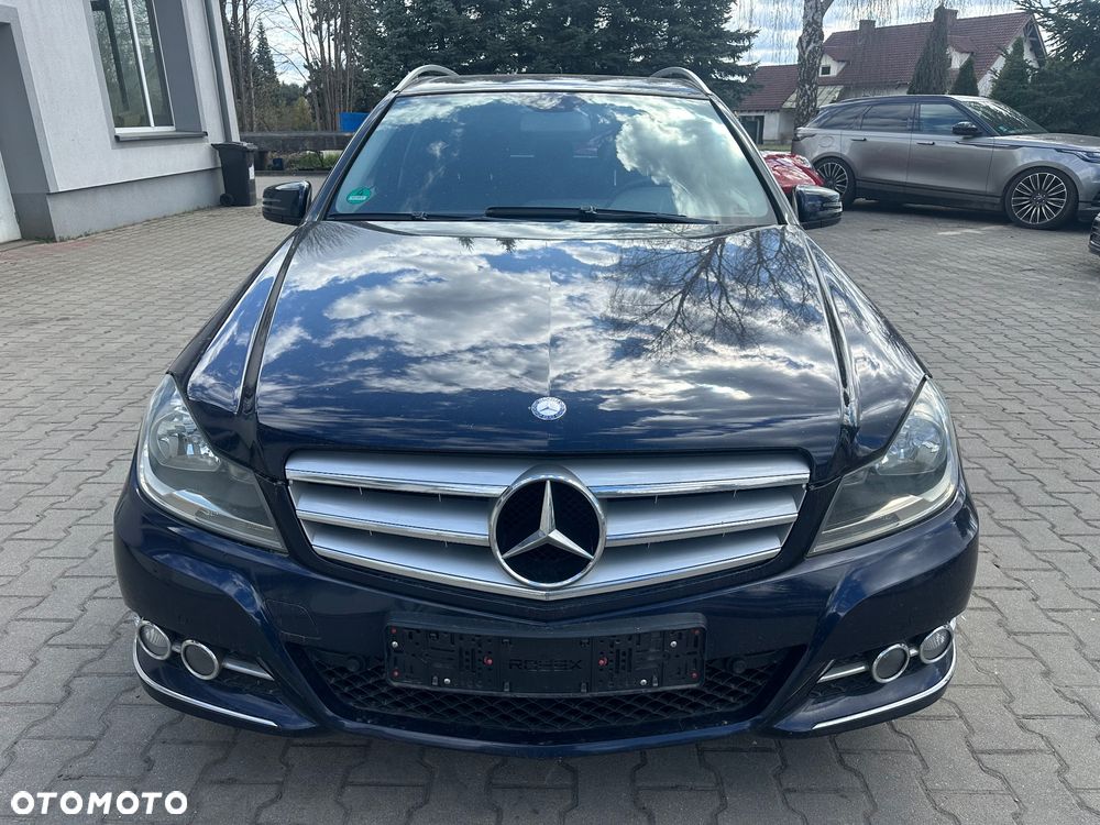 Mercedes-Benz Klasa C 180 CGI Automatik BlueEFFICIENCY Avantgarde - 17