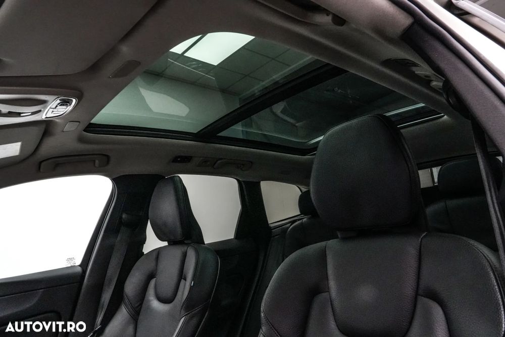 Volvo XC 60 T8 Twin Engine AWD Momentum Pro - 8