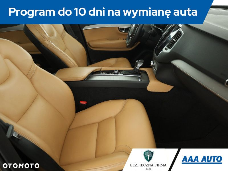 Volvo XC 90 - 8