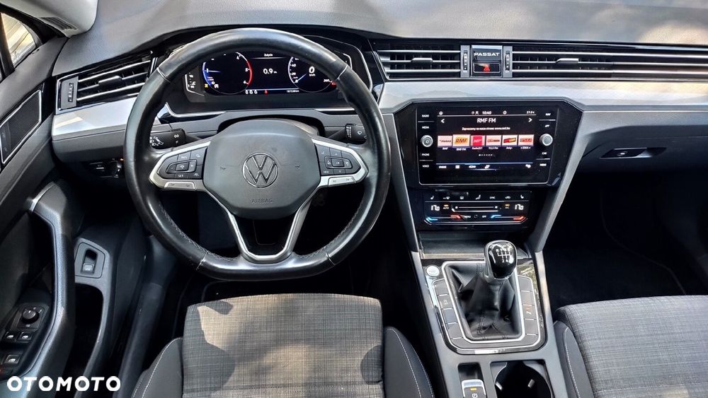 Volkswagen Passat - 30