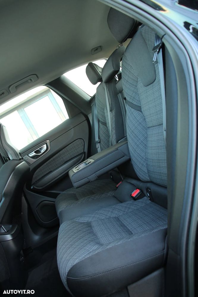 Volvo XC 60 B4 D AWD Geartronic Momentum - 10