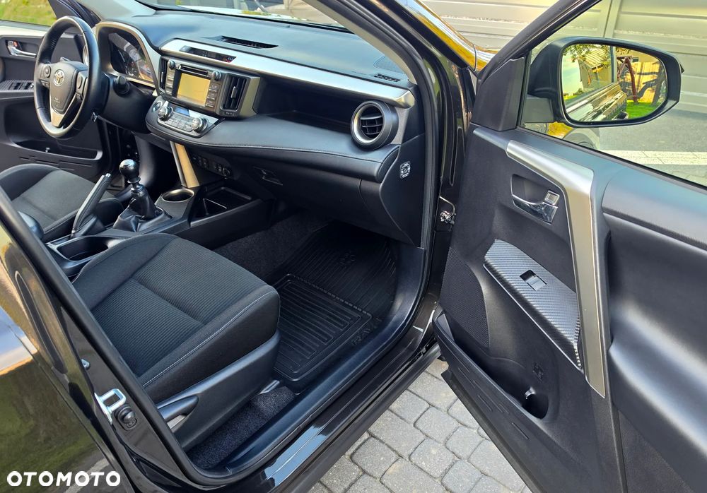 Toyota RAV4 2.0 Premium 4x4 - 29