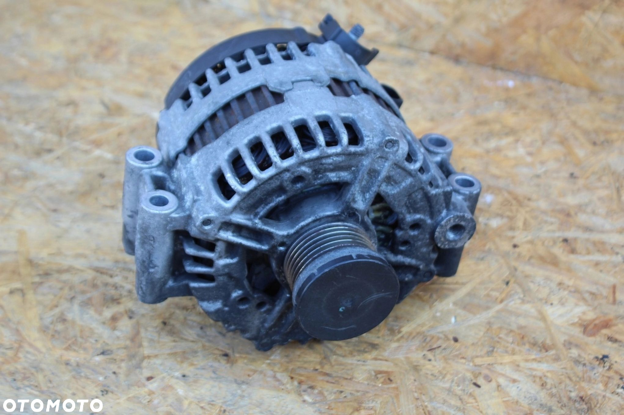 Alternator BMW N53 2.5i 3.0i BOSCH 180A 7550968 E90 E91 E92 E93 - 2