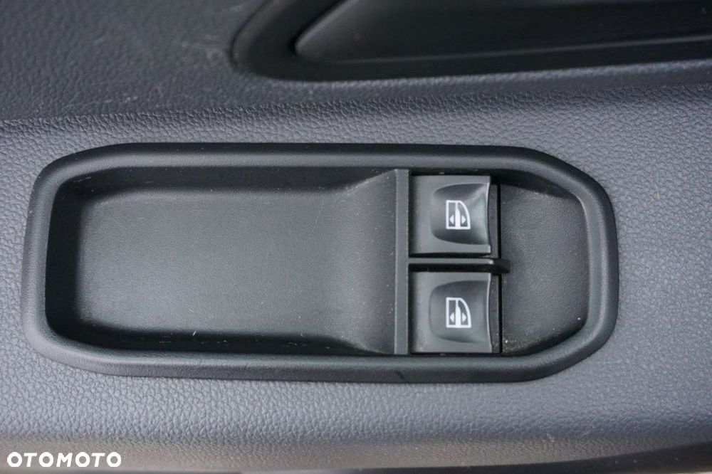 Dacia Duster 1.6 SCe Essential - 14