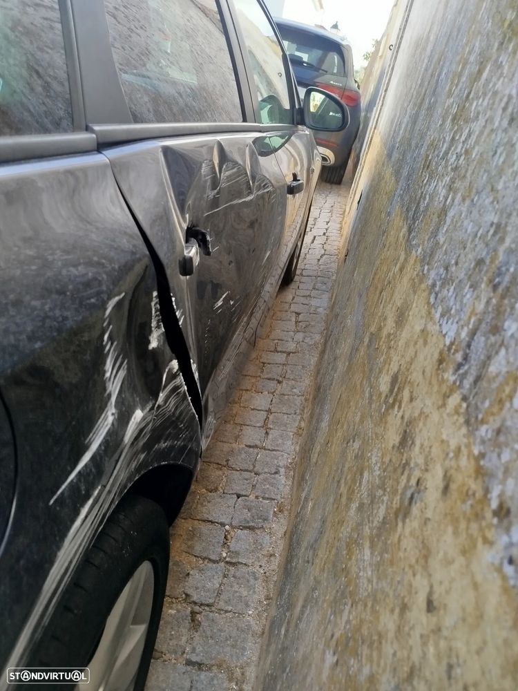 Opel Astra Sports Tourer - 8
