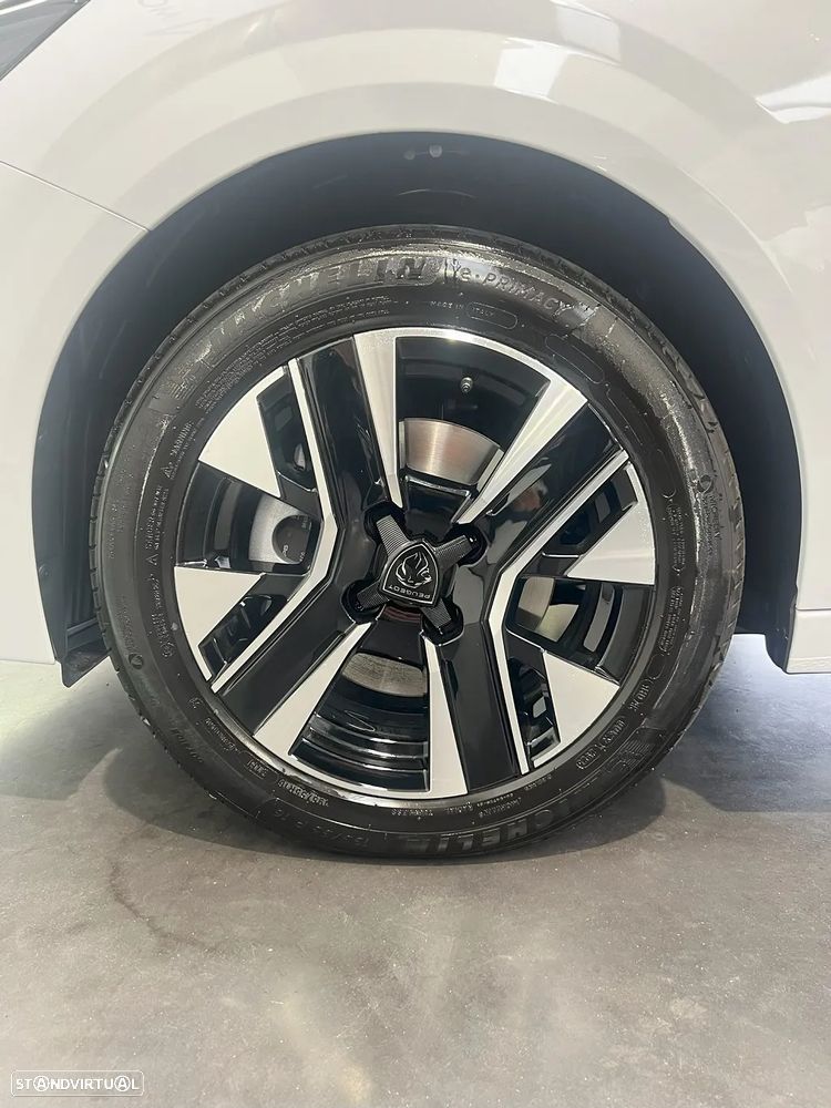 Peugeot 208 1.2 Hybrid Allure e-DCS6 - 16