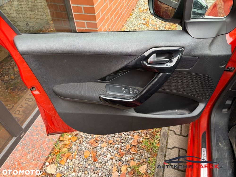 Peugeot 208 1.2 PureTech Style - 22