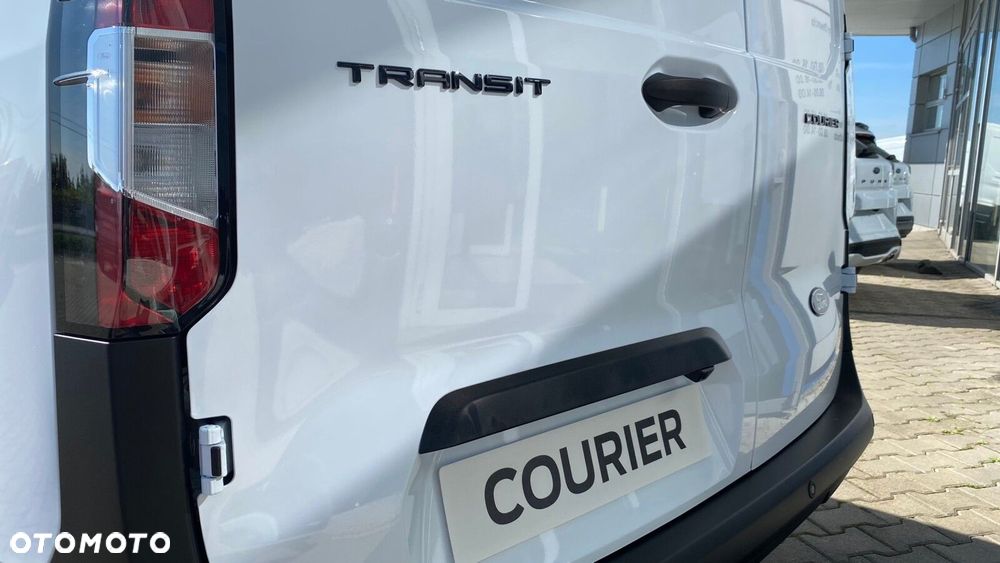 Ford Transit Courier - 22