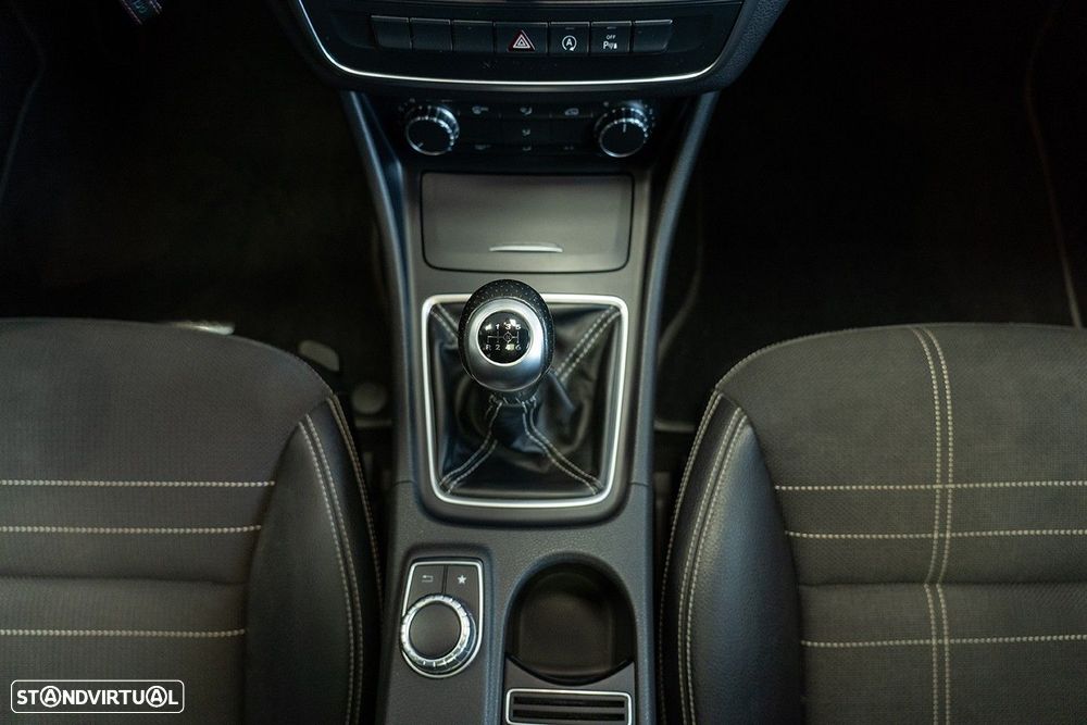 Mercedes-Benz CLA 180 CDI - 34