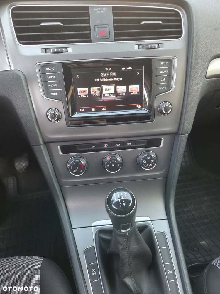 Volkswagen Golf 1.6 TDI BMT Comfortline - 21