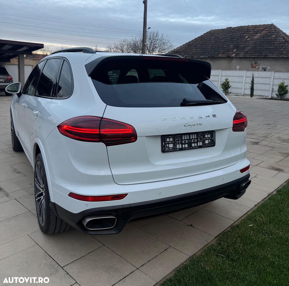 Porsche Cayenne - 16