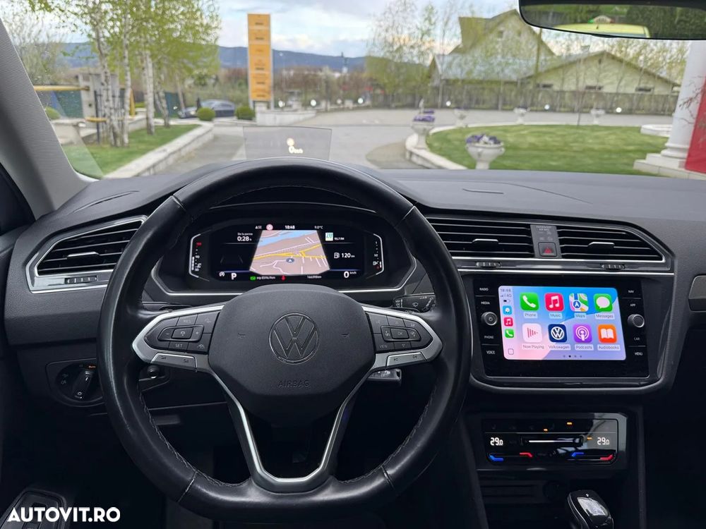 Volkswagen Tiguan - 11