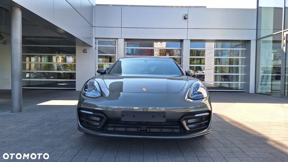 Porsche Panamera 4 E-Hybrid - 3