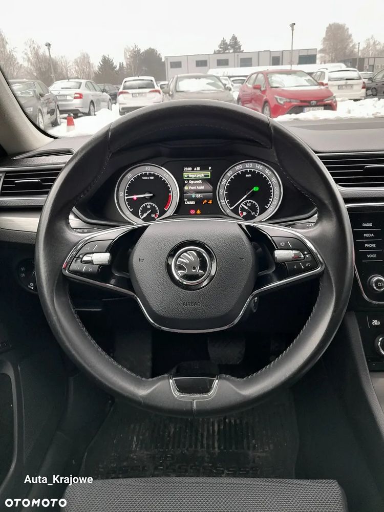 Skoda Superb 2.0 TDI SCR 4x4 Style DSG - 11