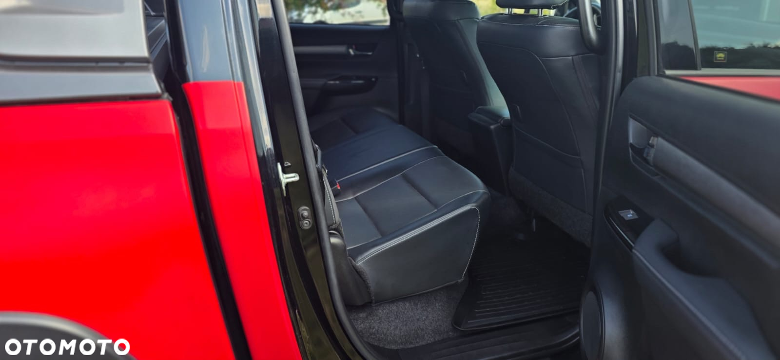 Toyota Hilux 2.8 D-4D Double Cab Invincible 4x4 - 8
