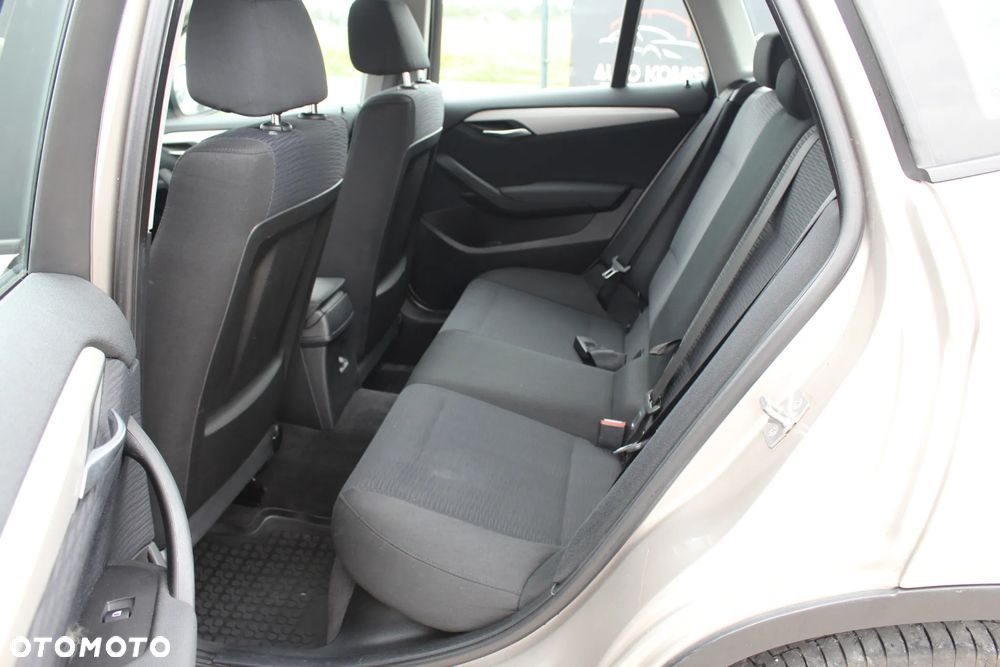 BMW X1 sDrive18i - 23