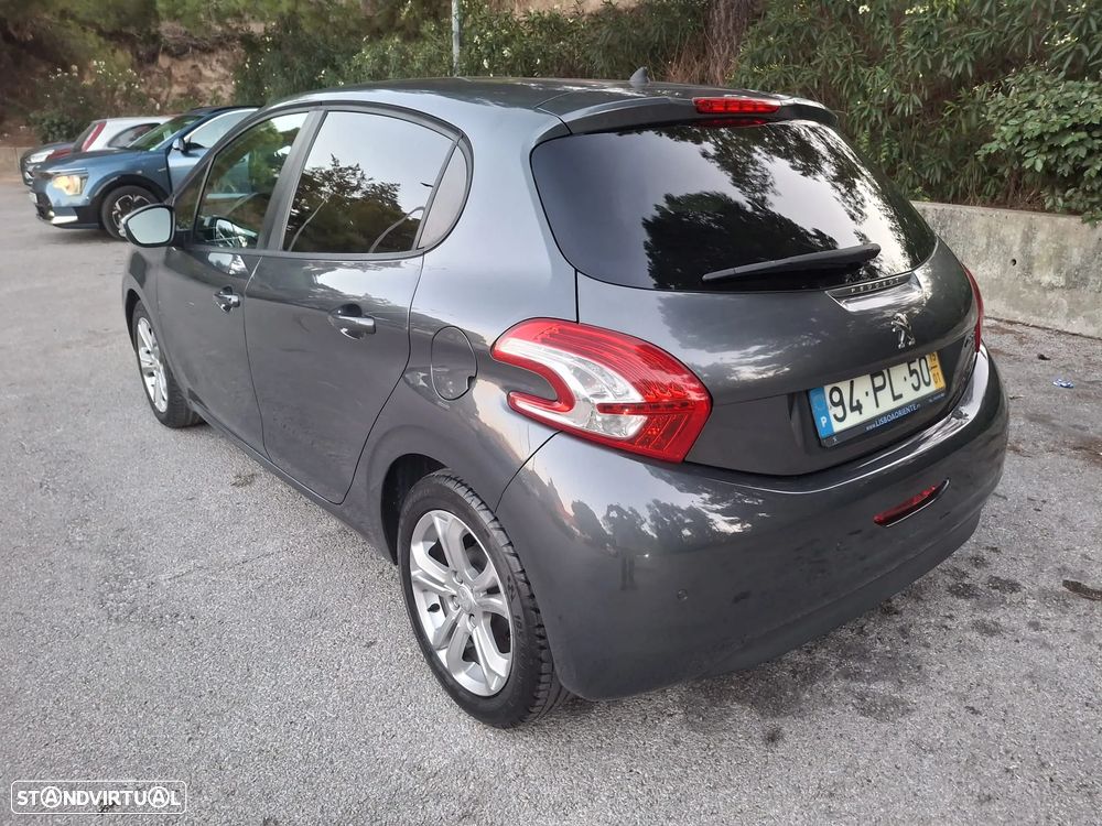 Peugeot 208 1.2 VTi SE Style - 5