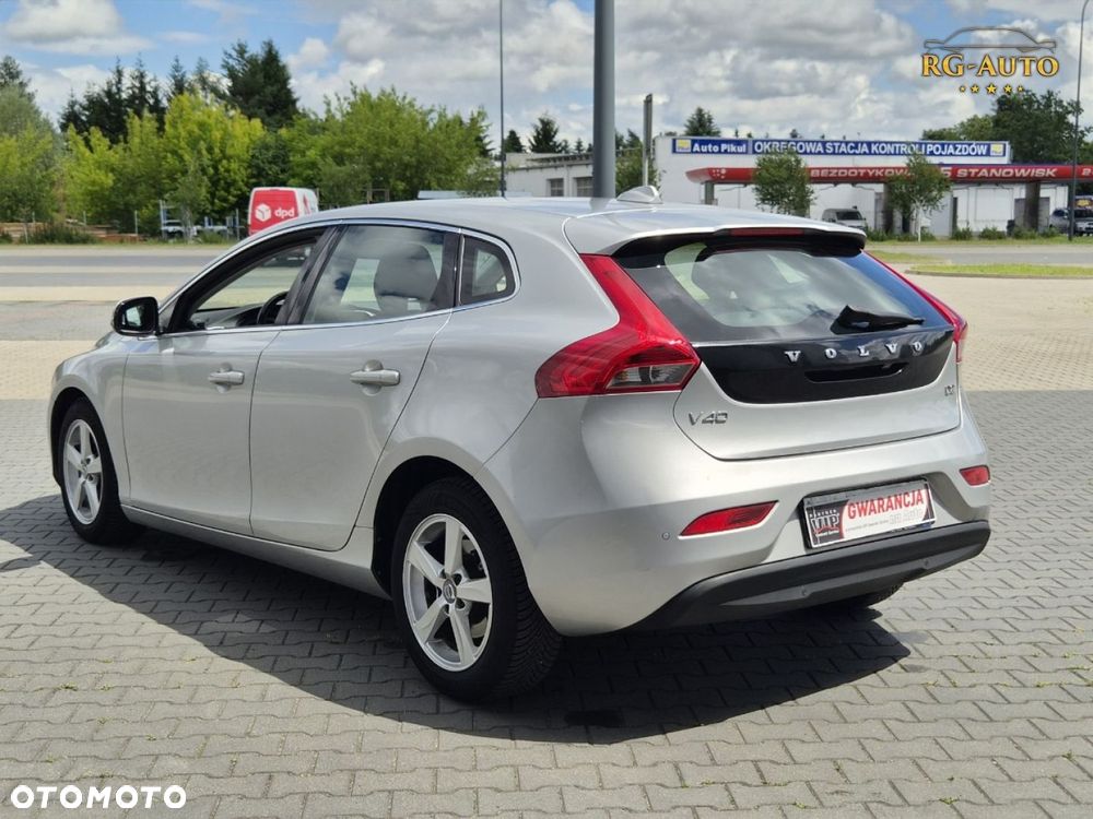Volvo V40 - 9