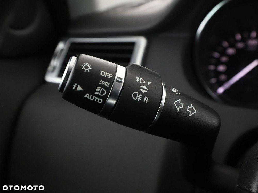 Land Rover Discovery Sport 2.0 TD4 SE - 32