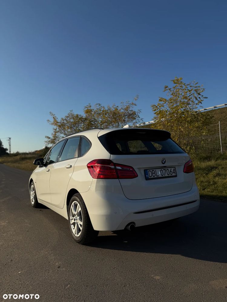 BMW Seria 2 218d - 6