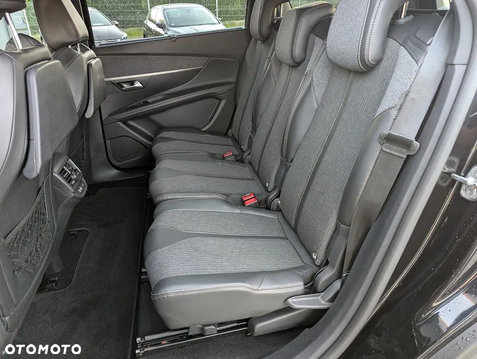 Peugeot 5008 THP 165 EAT6 Allure - 31