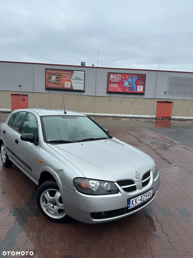 Nissan Almera 1.5 Base - 2