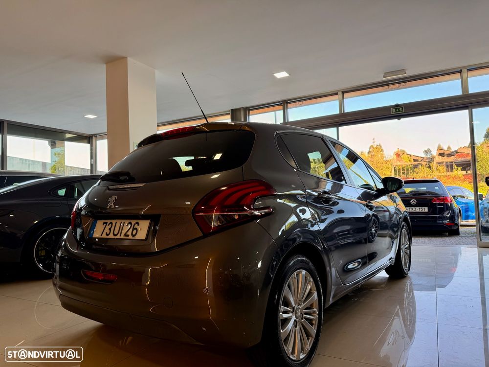 Peugeot 208 1.2 PureTech Style - 18