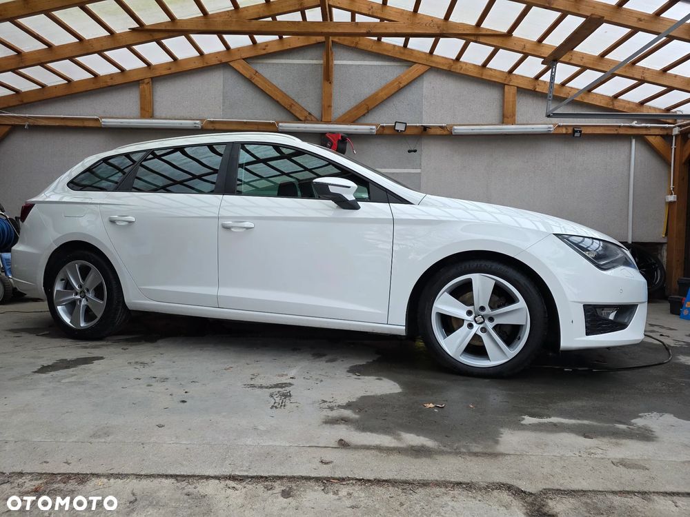 Seat Leon 2.0 TDI DPF Ecomotive DSG FR - 41