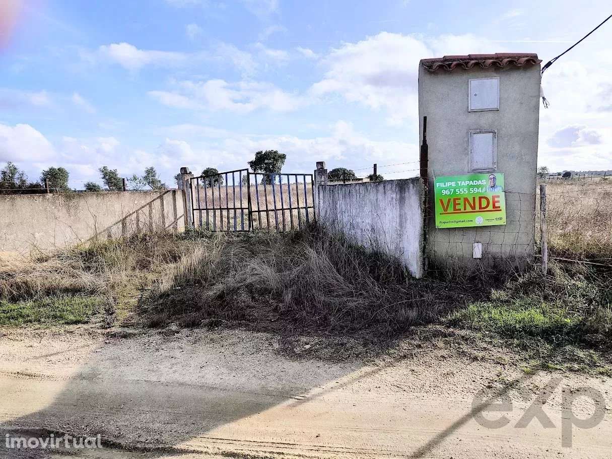 Terreno com dependência agricola - Grande imagem: 2/14