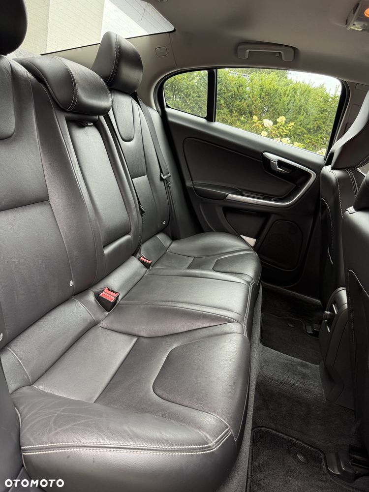 Volvo S60 T5 Drive-E Momentum - 9
