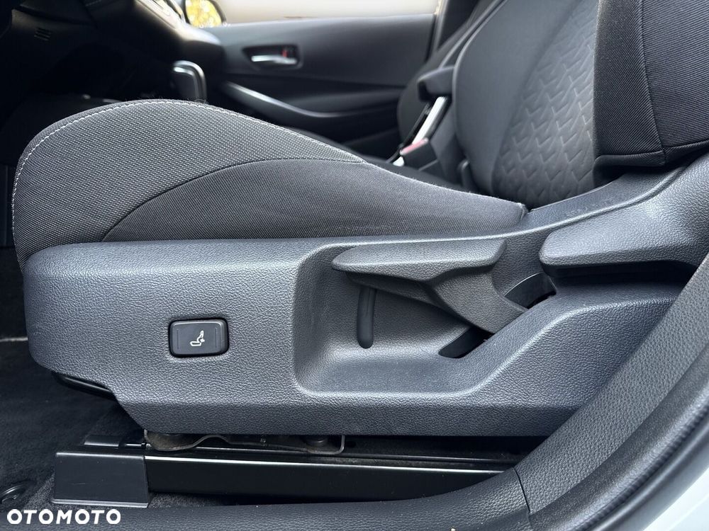 Toyota Corolla 2.0 Hybrid Comfort - 26