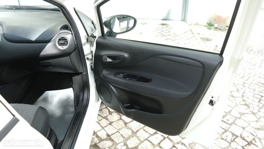 Fiat Punto 1.2 Lounge S&S - 20