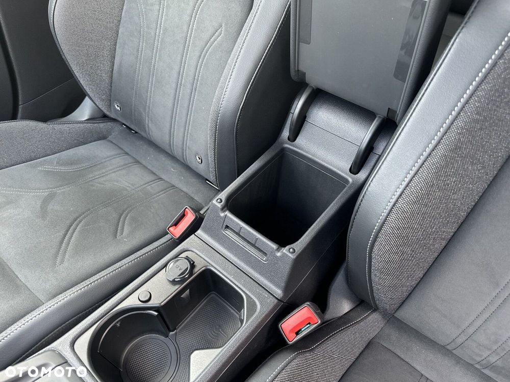Volkswagen Golf - 33