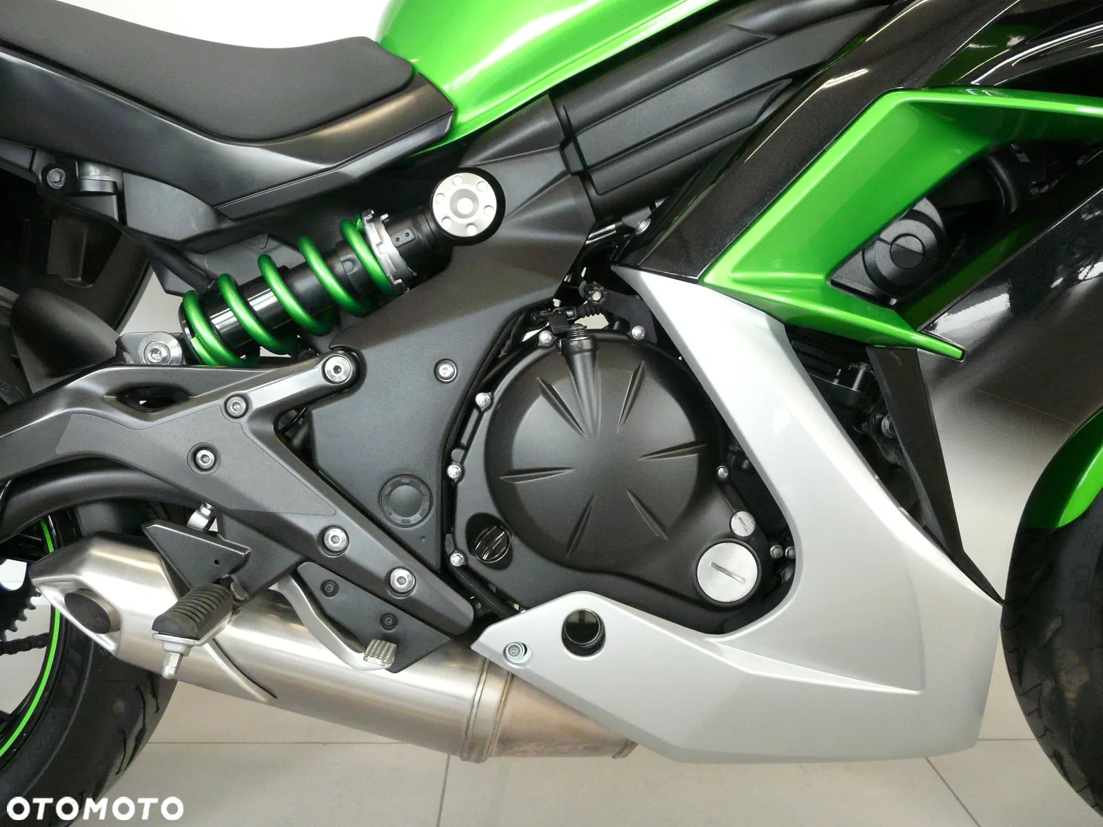 Kawasaki ER - 8