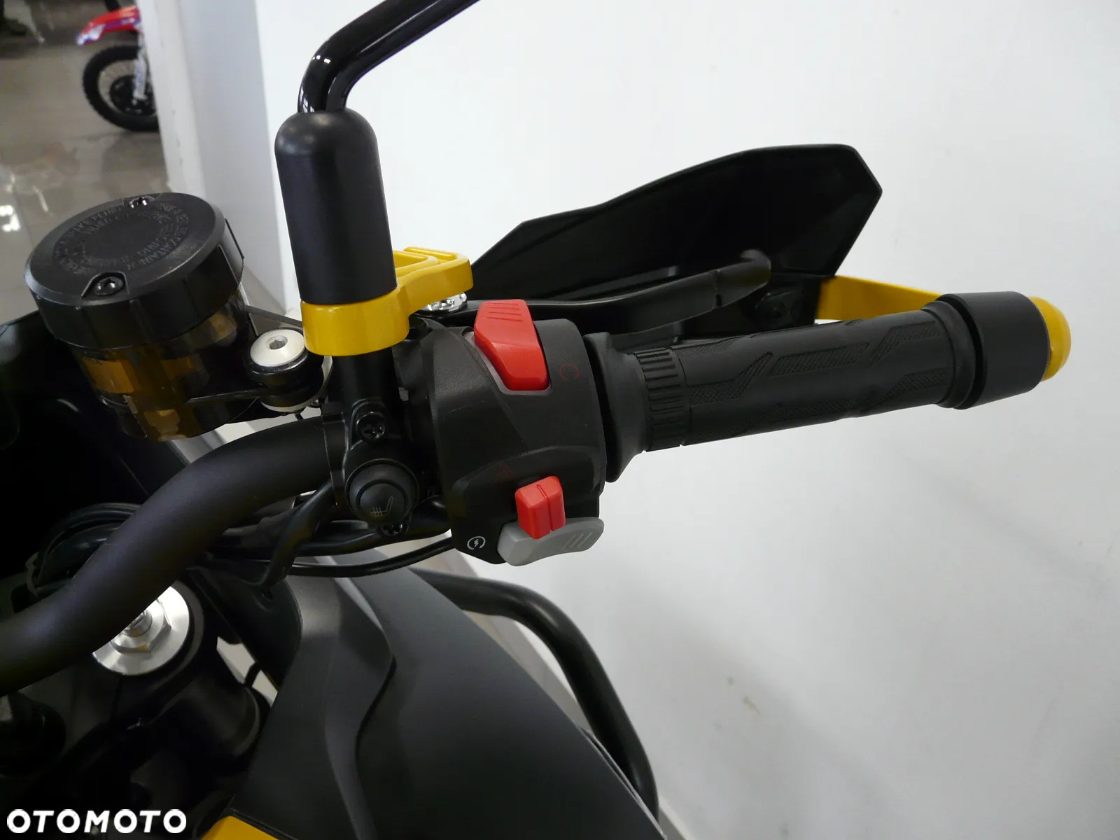 QJMOTOR SVT 650X - 23